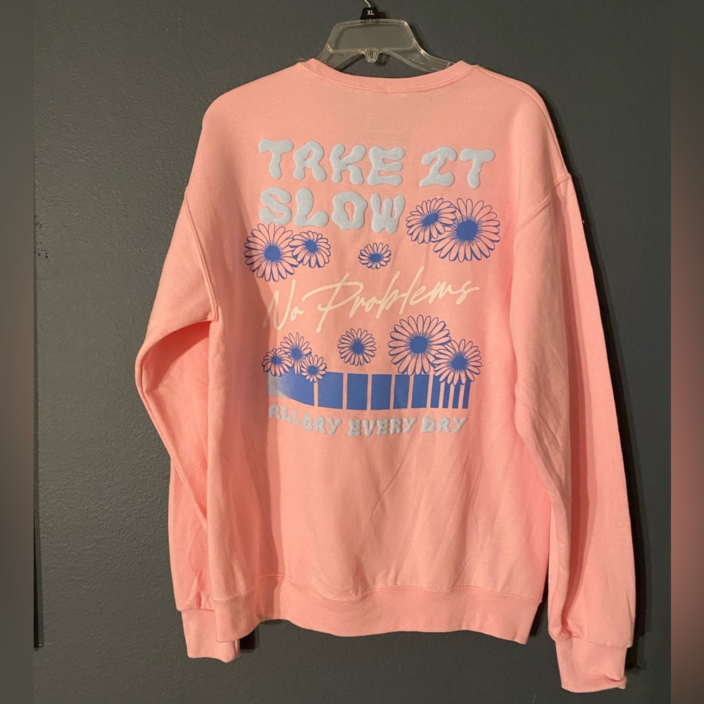 Red eight crew neck sweater pullover medium “take it easy” relax no problem pink